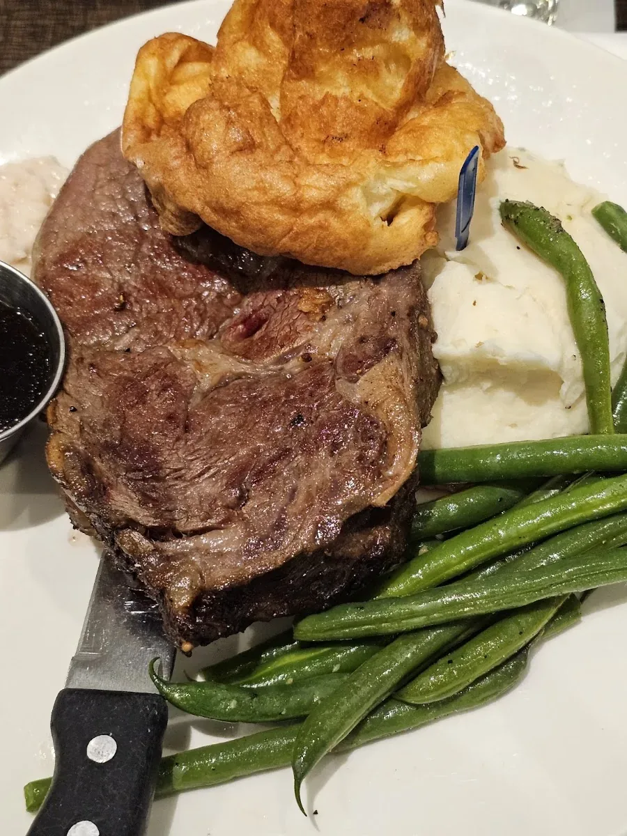 Guest photo by Hank Holowaychuk at River Cree Resort and Casino